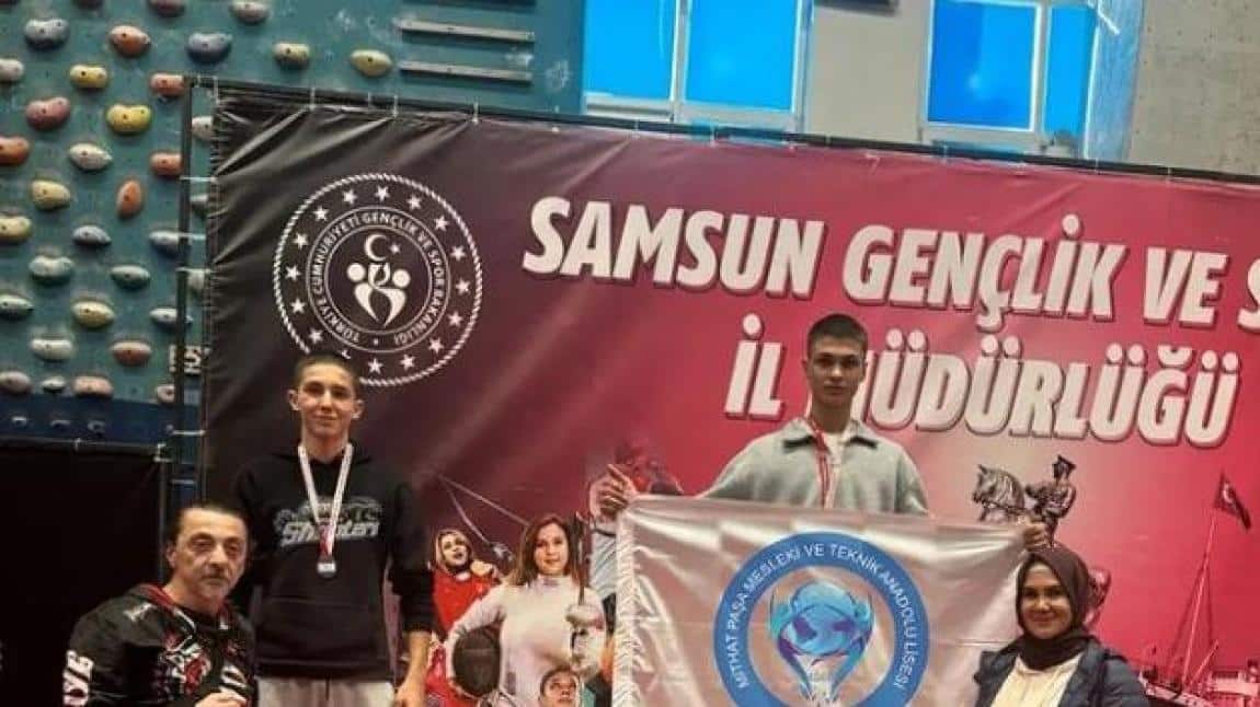 Okulumuz öğrencilerinden Mehmet Metehan Sayar 71 kg Üst Genç Muay Thai Karadeniz Bölge Şampiyonasında 1. (Şampiyon) olmuştur...